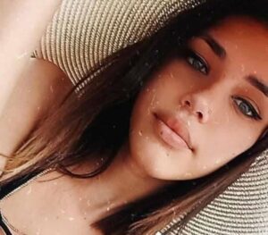 En la foto, la niña que dejaron morir en el Hospital hermanos Ameijeiras