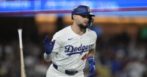 En la foto el jardinero cubano Andy Pagés