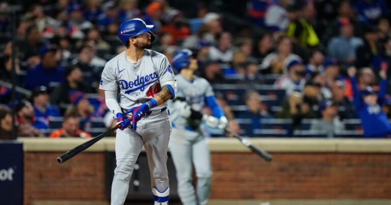 En la foto, el jardinero cubano de los Dodgers Andy Pagés