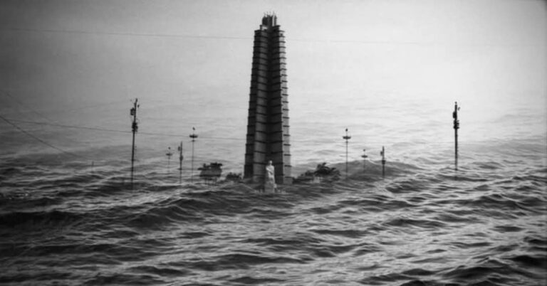 En la foto, el monumento a José Martí en la Plaza de la revolución de La Habana, sumergido