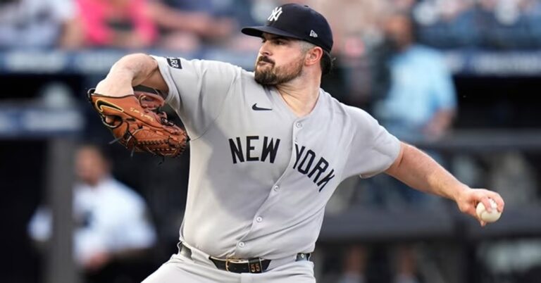 En la foto, el pitcher zurdo de los Yankees Carlos Rodón