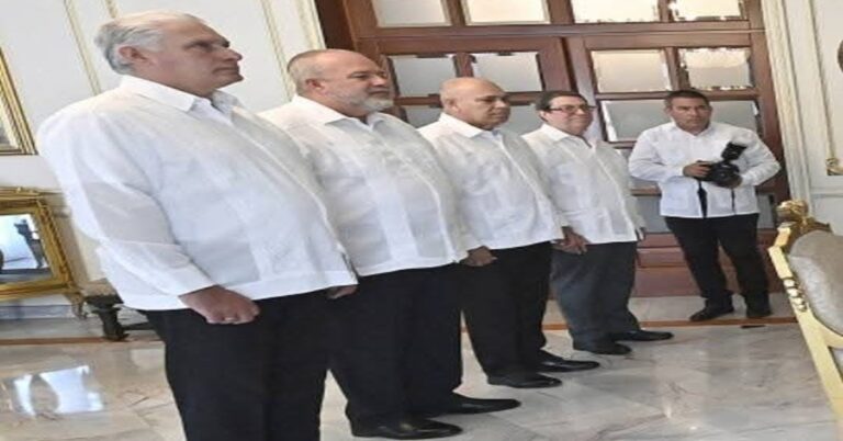 En la foto, la alta dirigencia cuba