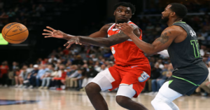 En la foto, una escena del partido entre los Timberwolves y los Grizzlies