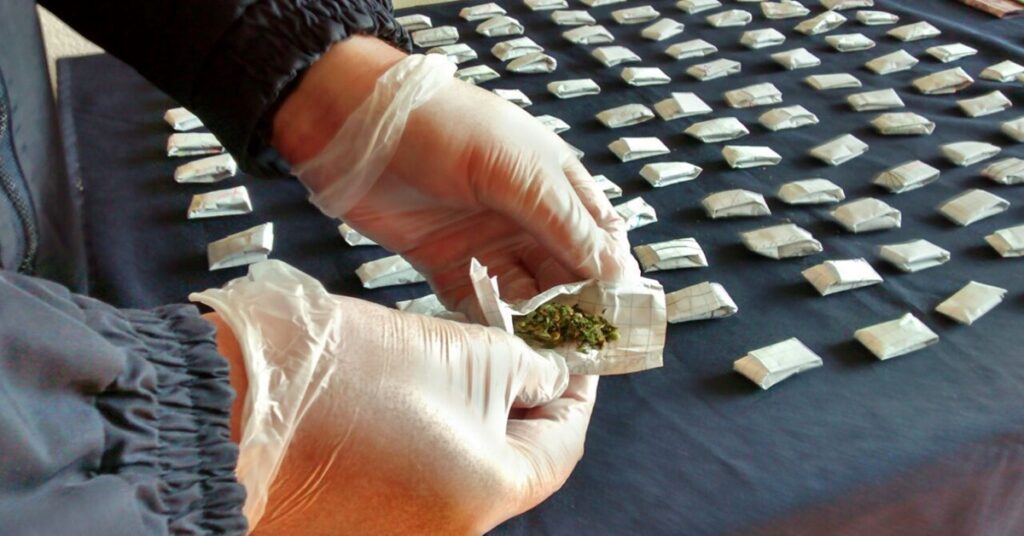 CONDENAN A TRES HOMBRES A PENAS DE ENTRE 15 Y 20 AÑOS POR TRÁFICO DE DROGAS