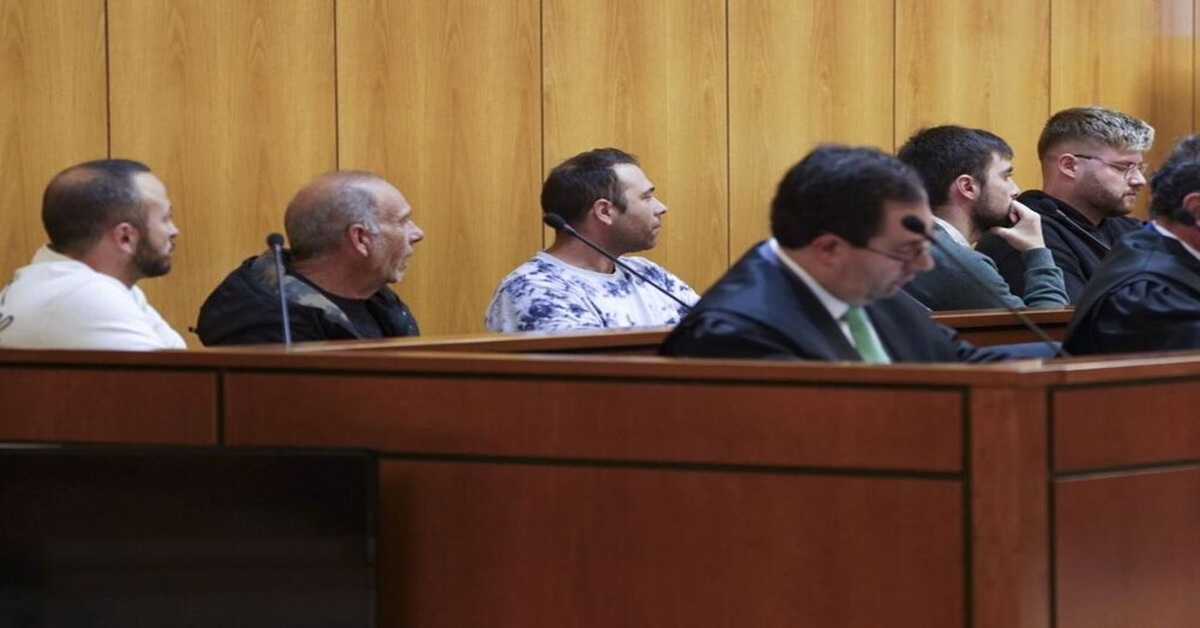 En la foto, el tribunal de Valladolid condena a cinco personas por incultos a Vinicius