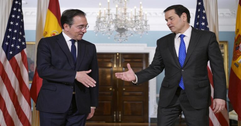 En la foto, momento de la reunión, hace cuatro días, entre Albares y Marco Rubio