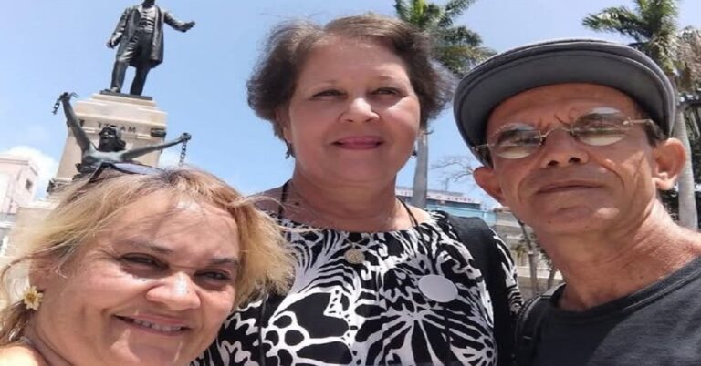 En la foto, los intelectuales cubanos Jenny Pantoja, Alina Bárbara López y Jorge Fernández Era