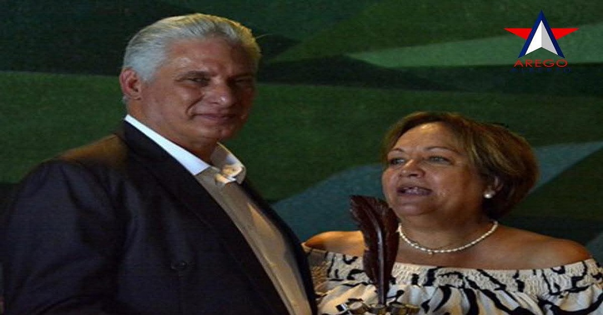 En la foto, Miguel Díaz-Canel y Arleen Rodríguez Derivet