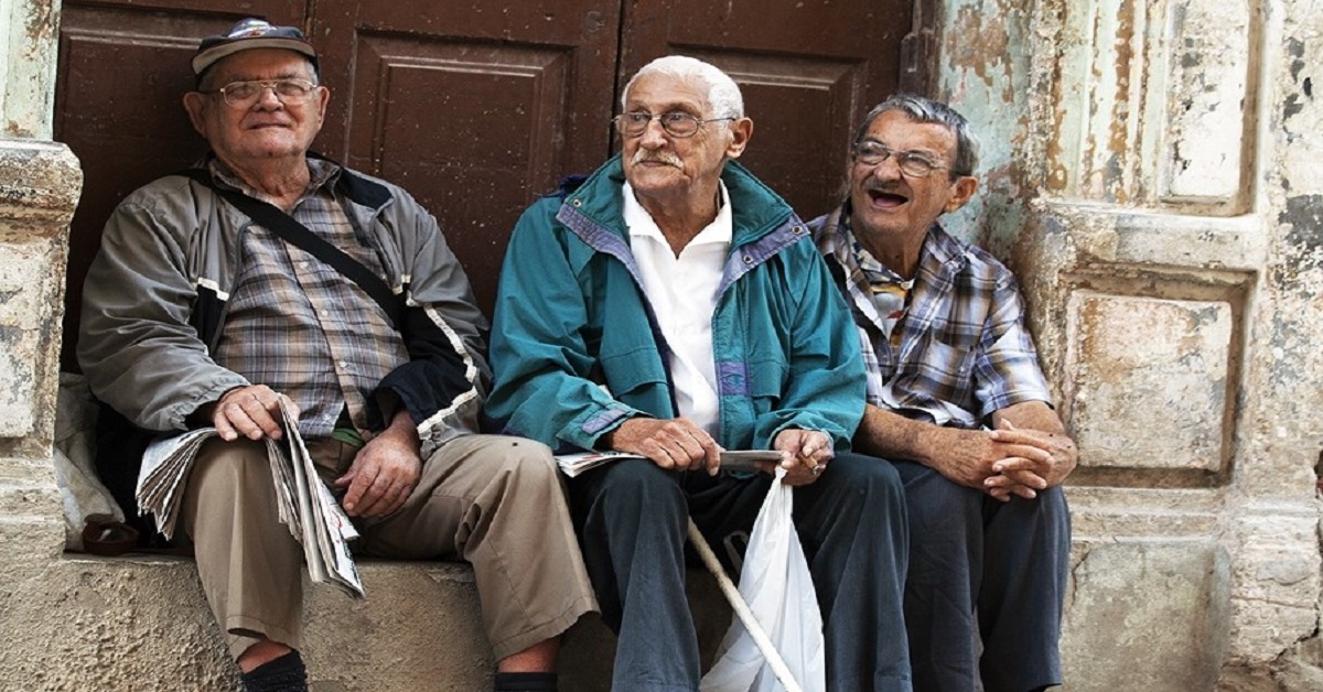 En la foto, ancianos en Cuba