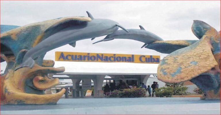 En la foto, la entrada del Acuario Nacional de Cuba