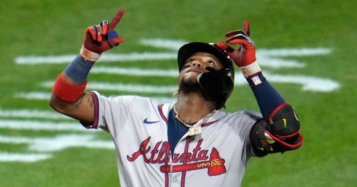 En la foto, el jardinero venezolano Ronald Acuña Jr.