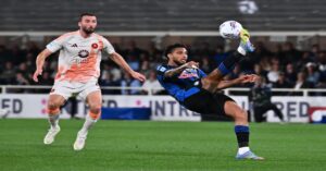 En la foto, un momento del partido entre la Atalanta y la Roma