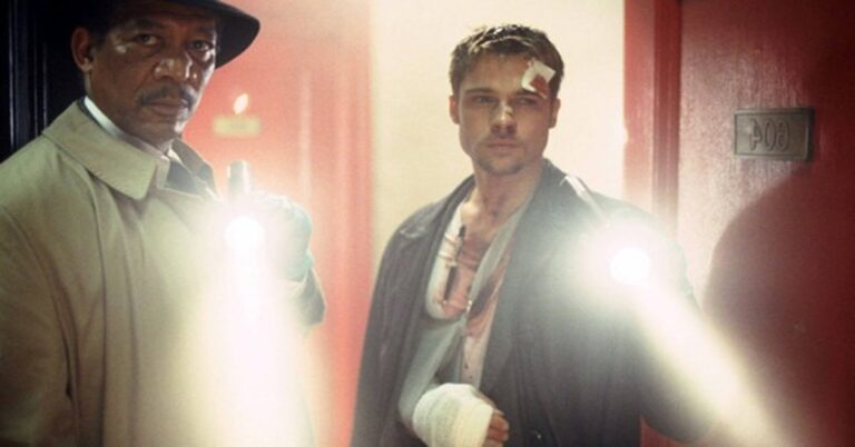 En la foto, Brad Pitt y Morgan Freeman en la película Seven