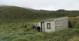 En la foto, cabañas en las silas del sur