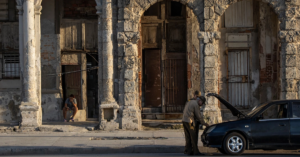 En la foto, una imagen de La habana en ruinas