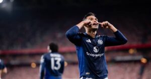 En la foto, Casemiro celebra el primer gol del MAnchester United al Athletic de Bilbao