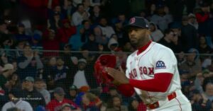 En la foto, el cubano Aroldis Chapman tras salvar el juego ante los Mets