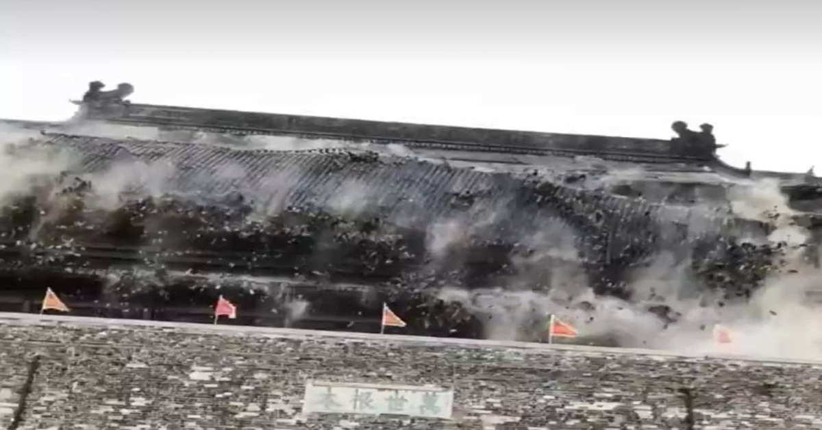 En la foto, aludes de tierra provocan muertes en China