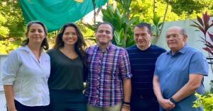 En la foto, los cinco venezolanos que estuvieron presos en la embajada de Argentina en Caracas