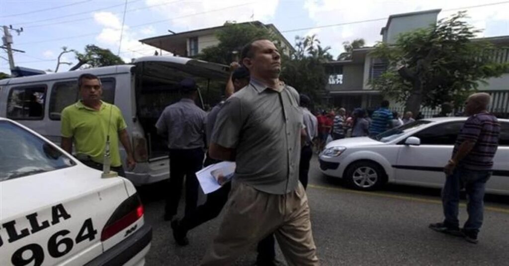 TODOS SOMOS MALOS E INJERENCISTAS 7 En la foto, José Daniel Ferrer