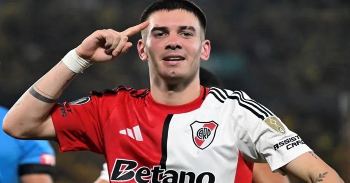 En la foto, el centrocampista de River Plate Franco Mastantuono