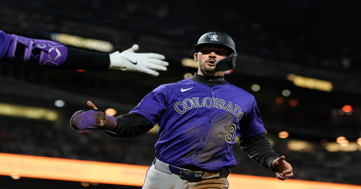 En la foto, el jugador de los Rockiets de Colorado Jordan Beck