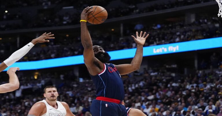 En la foto, James Harden