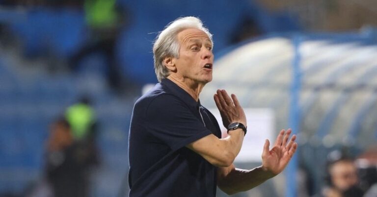 En la foto, el entrenador portugués Jorge Jesús, despedido del Al Hilal saudita