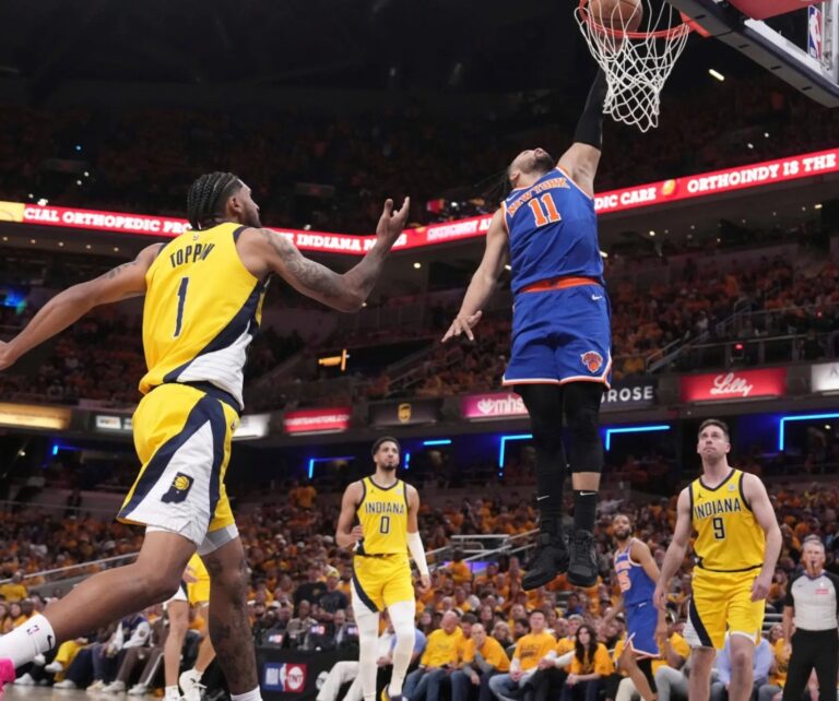 En la foto, momento del partido entre knicks y Pacers