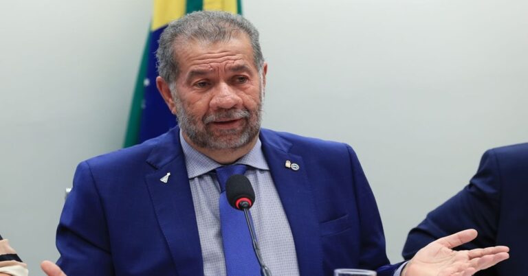 En la foto, el exministro de Seguridad Social de Brasil, Carlos lupi