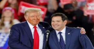 En la foto, el presidente de EEUU, Donald Trump, y su Secretario de Estado, Marco Rubio