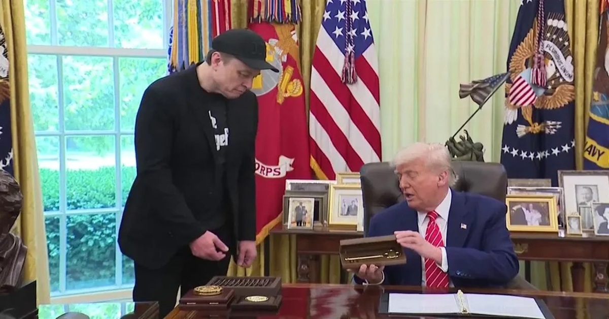 En la foto, Elon Musk y Donald Trump