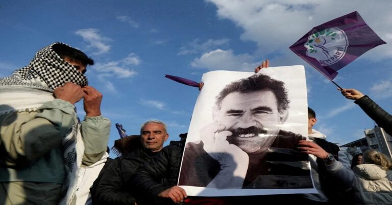 En la foto, miembros del PKK, Partidod e los Trabajadores del Kurdistán