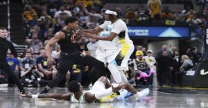 En la foto, momento del partido entre los Pacers y los Cavaliers