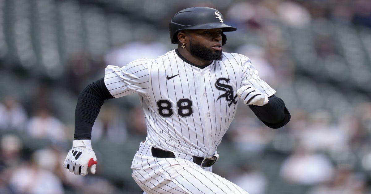 En la foto, el jardinero cubano de los White Sox Luis Robert