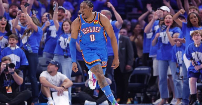 En la foto, Thunder asegura su pase a la final de la NBA
