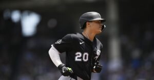 En la foto, el cubano Miguel Vargas, jugador de Chicago White Sox