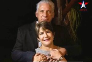 eN LA FOTO, EL PRESIDENTE CUBANO Y LA NO PRIMERA DAMA