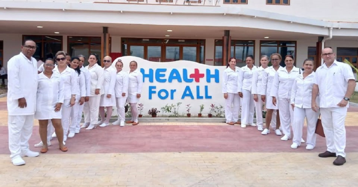 En la foto, médicos cubanos en Guyana