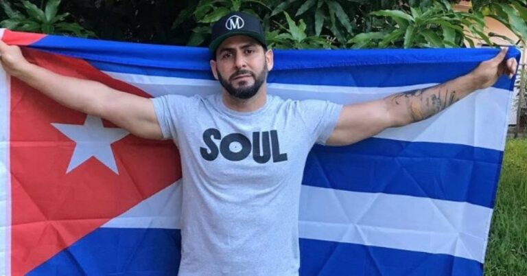 En la foto, el rapero Miachel Marichal