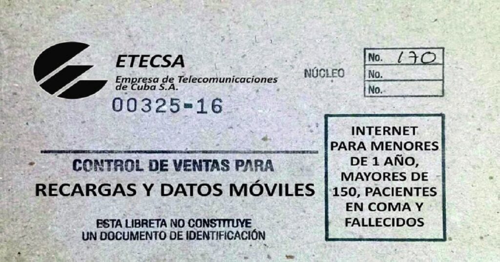 En la foto, una libreta de racionamiento adaptada a Etecsa