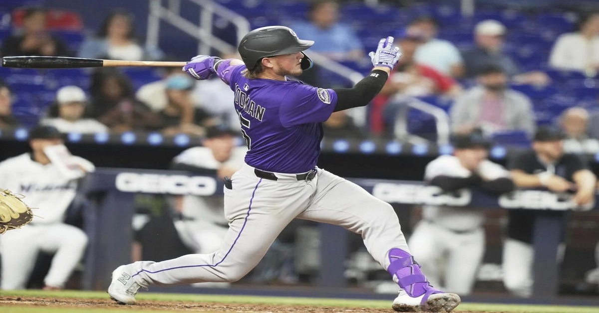 En la foto, Hunter Goodman, figura de los Rockies ante los Marlins