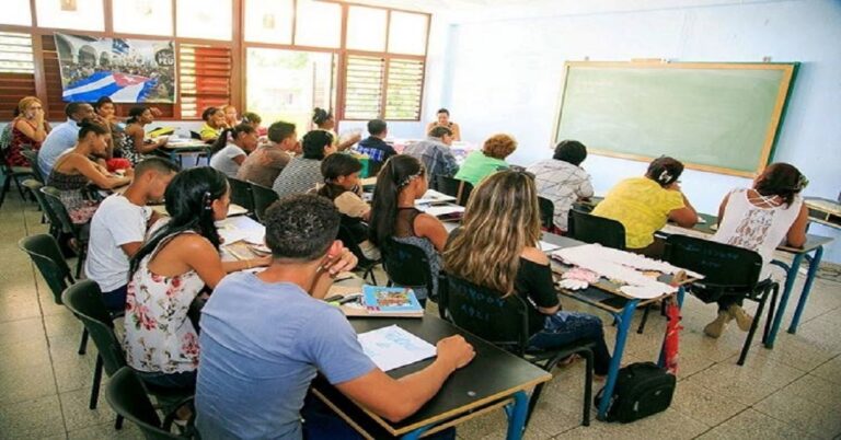 En la foto, un aula universitaria en Cuba