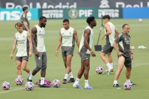 En la foto, el Real Madrid entrena en la víspera del partido ante la Juventus de Turín