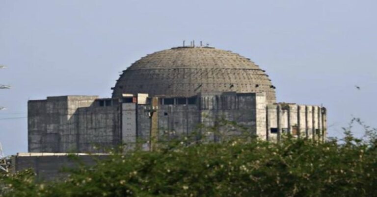 En la foto, el abandonado proyecto de la central nuclear de Juraguá