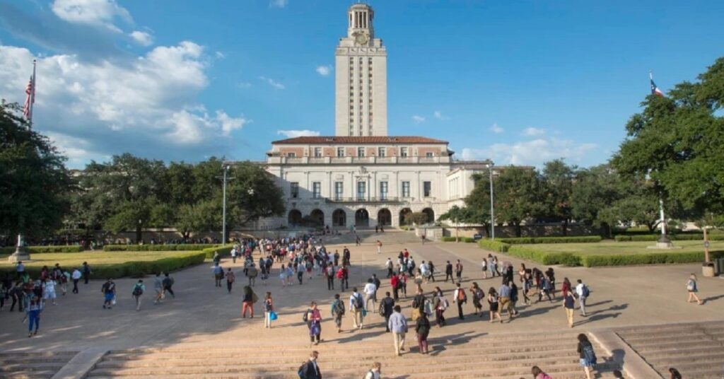 En la foto, la Universidad de Texas, en Austin