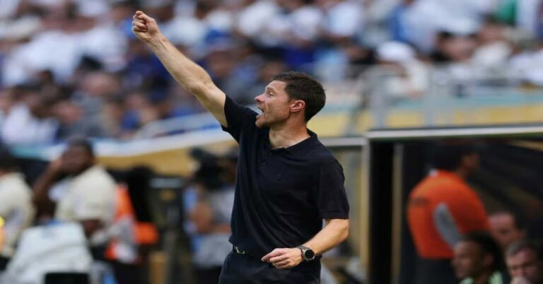 En la foto, el entrenador del Real Madrid, Xabi Alonso