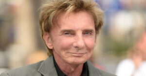 En la foto, el cantante estadounidense Barry Manilow