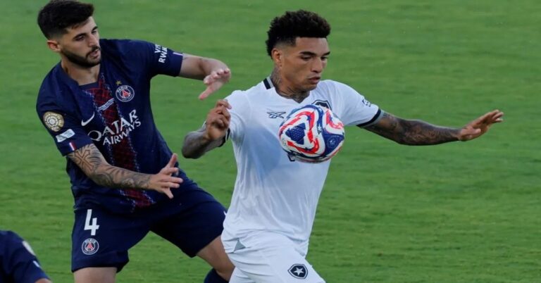 En la foto, ,omento del partido entre Botafogo y PSG