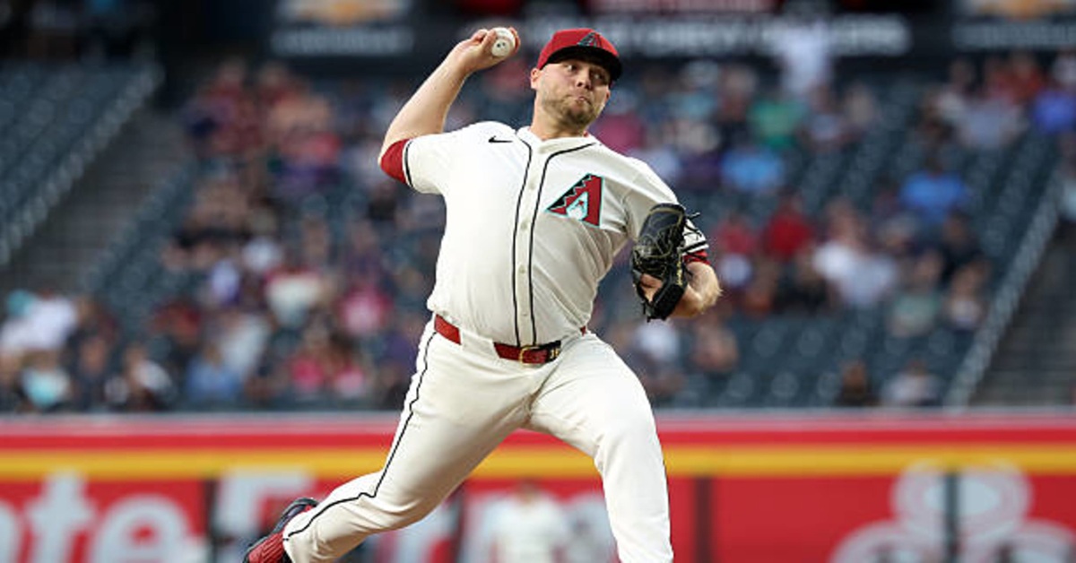 En la foto, el abridor de los Diamoindbacks Corbin Burnes